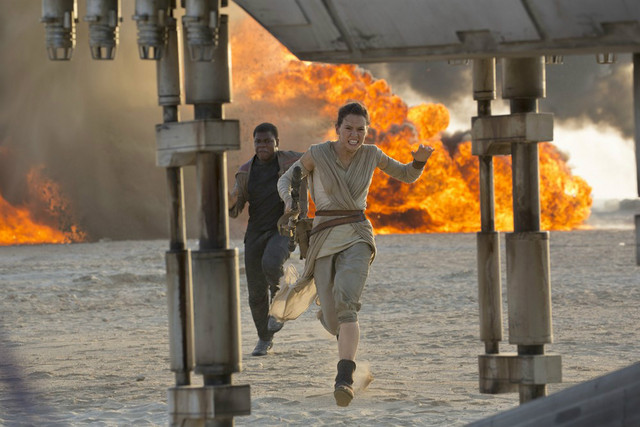 《星球大战》,2《星球大战7原觉醒》,《Star Wars: The Force Awakens》,剧照